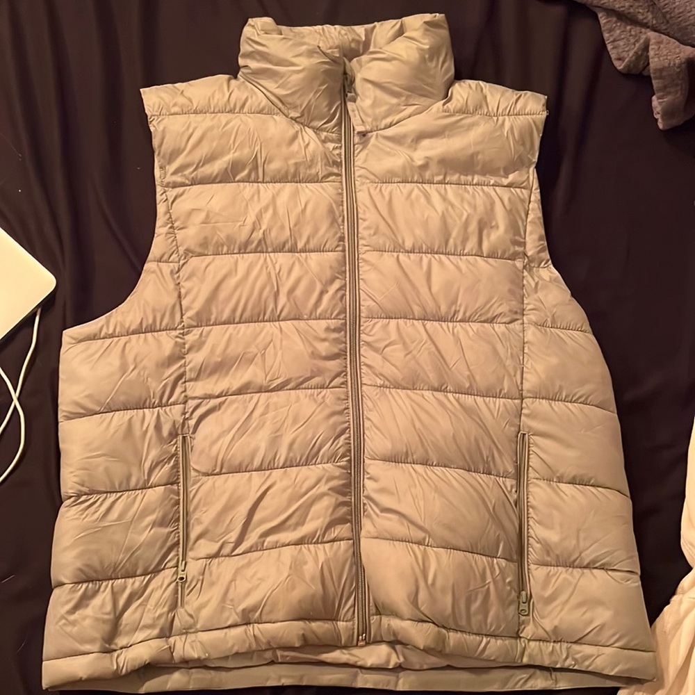 SOLD.- NWOT Abercrombie & Fitch Vest
